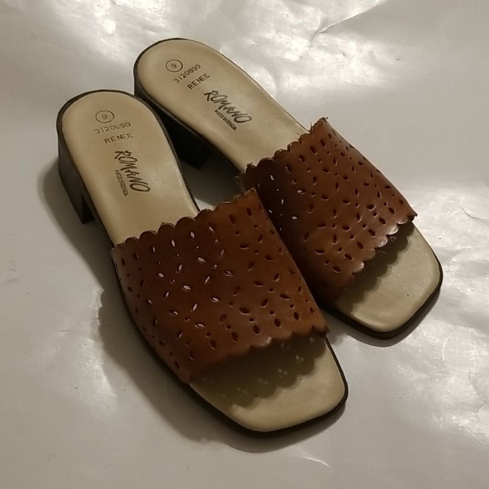 Romano sandals